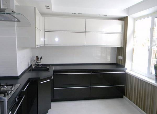 Черно белая кухня — 65 фото вариантов идеального сочетания цвета на кухне